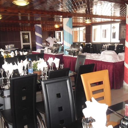 Afrique Hotel Douala Airport 외부 사진