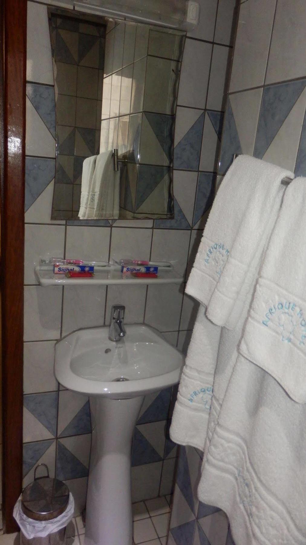 Afrique Hotel Douala Airport 외부 사진