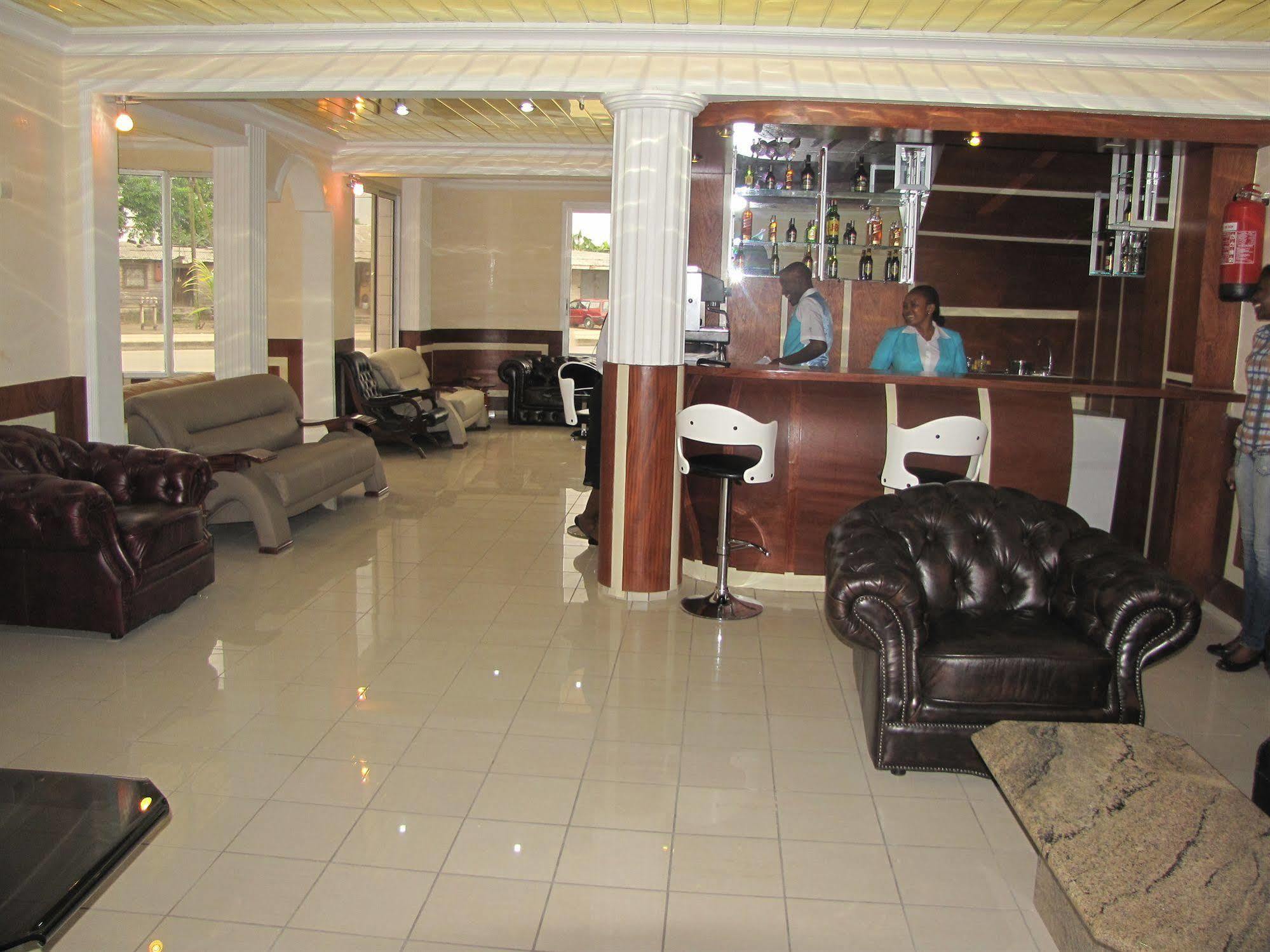 Afrique Hotel Douala Airport 외부 사진