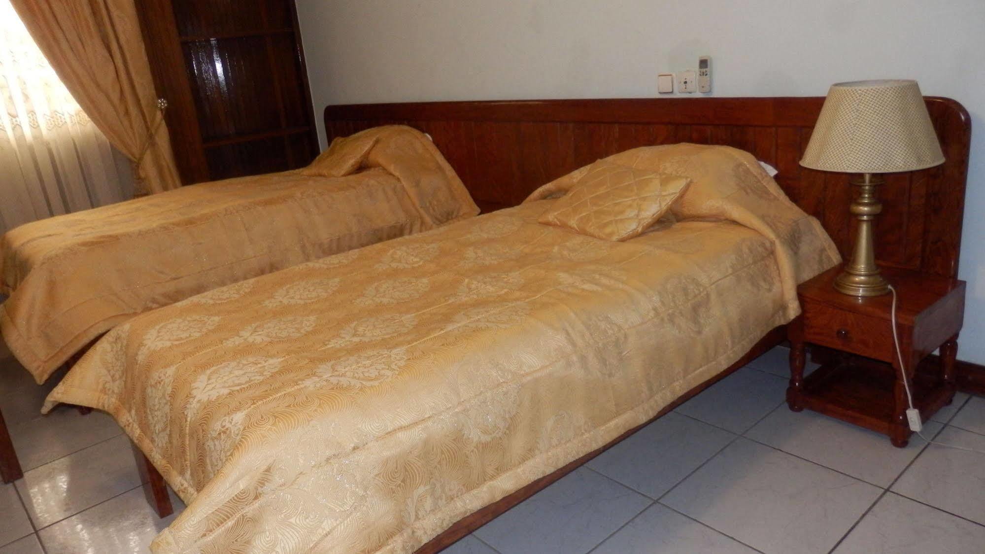 Afrique Hotel Douala Airport 외부 사진