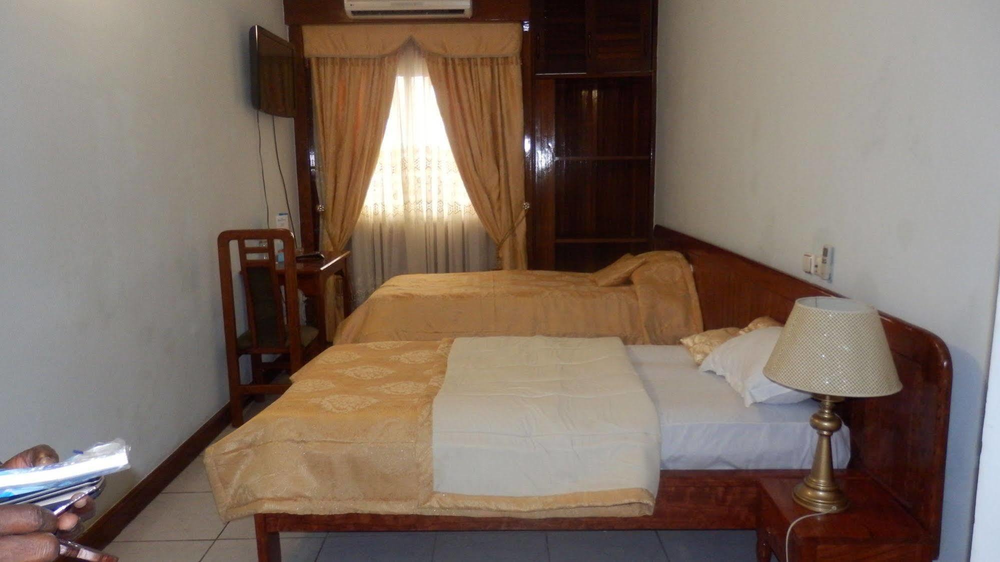 Afrique Hotel Douala Airport 외부 사진
