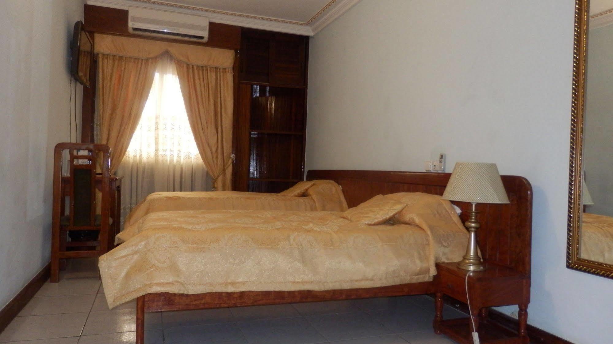 Afrique Hotel Douala Airport 외부 사진