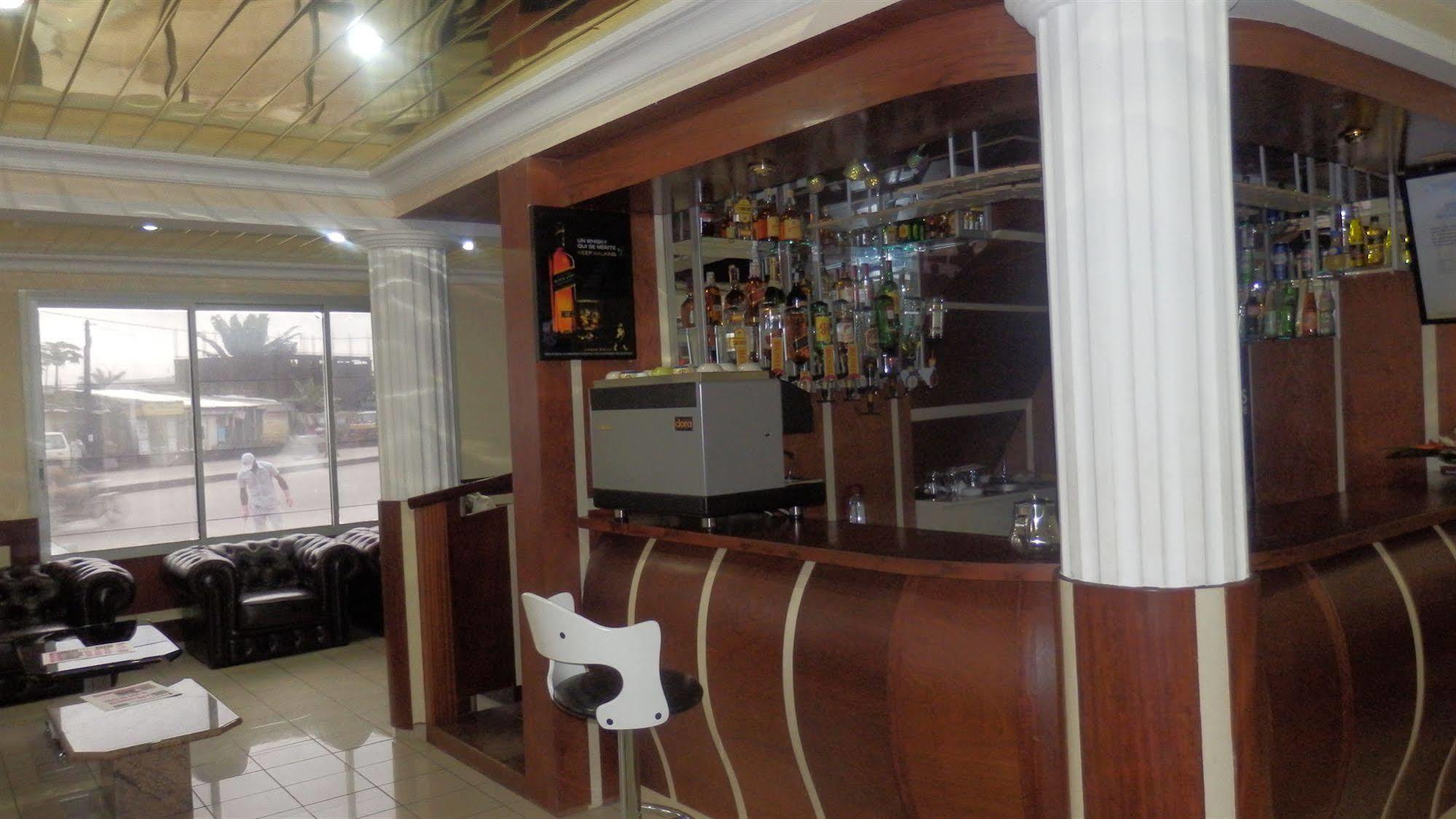 Afrique Hotel Douala Airport 외부 사진